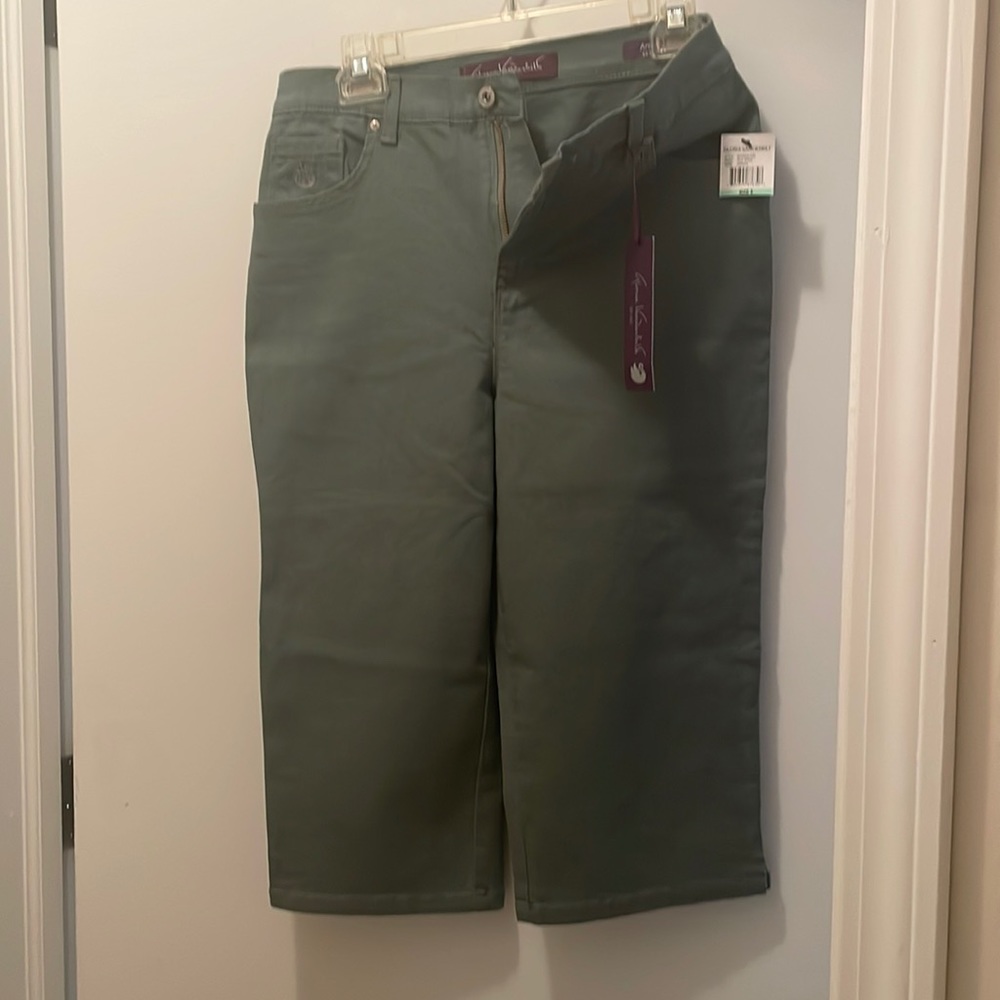 Gloria Vanderbilt, pale sprig (green) capris, brand new with tags.